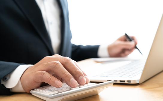 巡回監査をする人